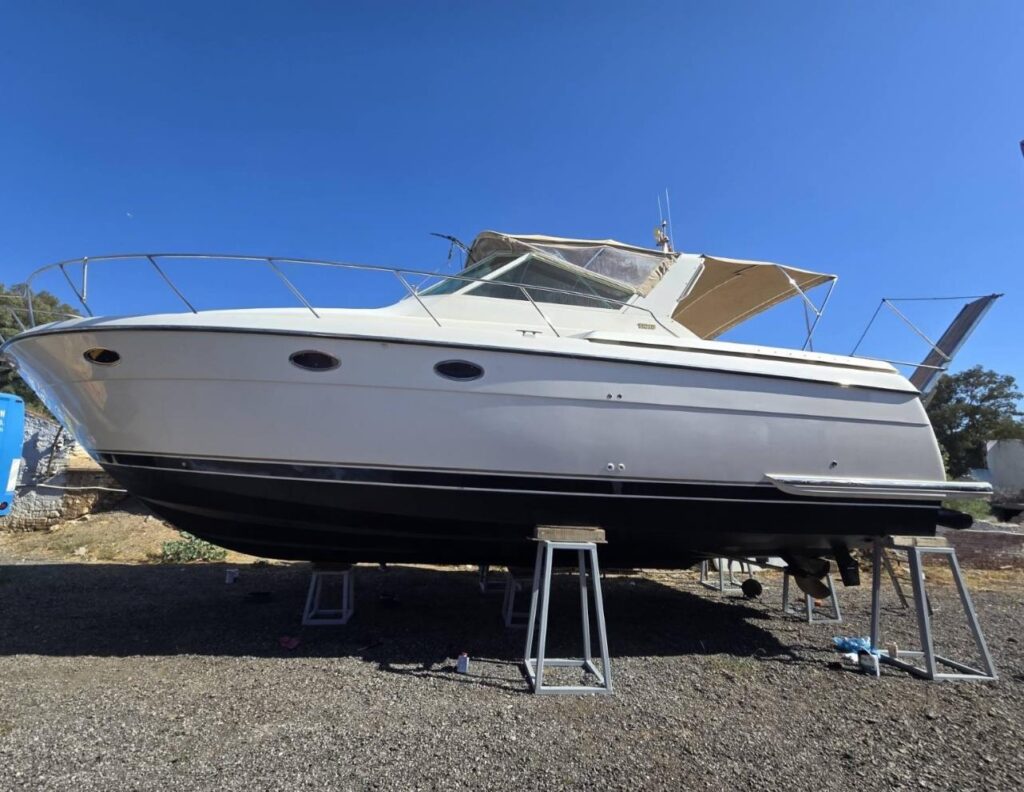 Tiara 3500 Open – gallery image 1