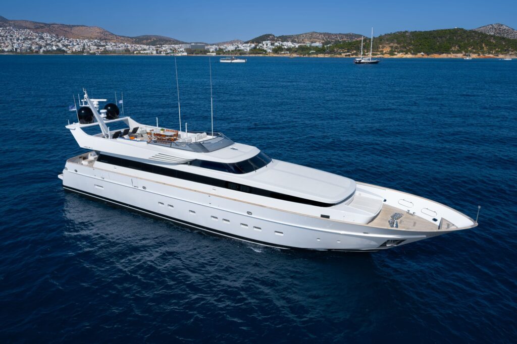 Cantieri di Pisa Akhir 110S – gallery image 1